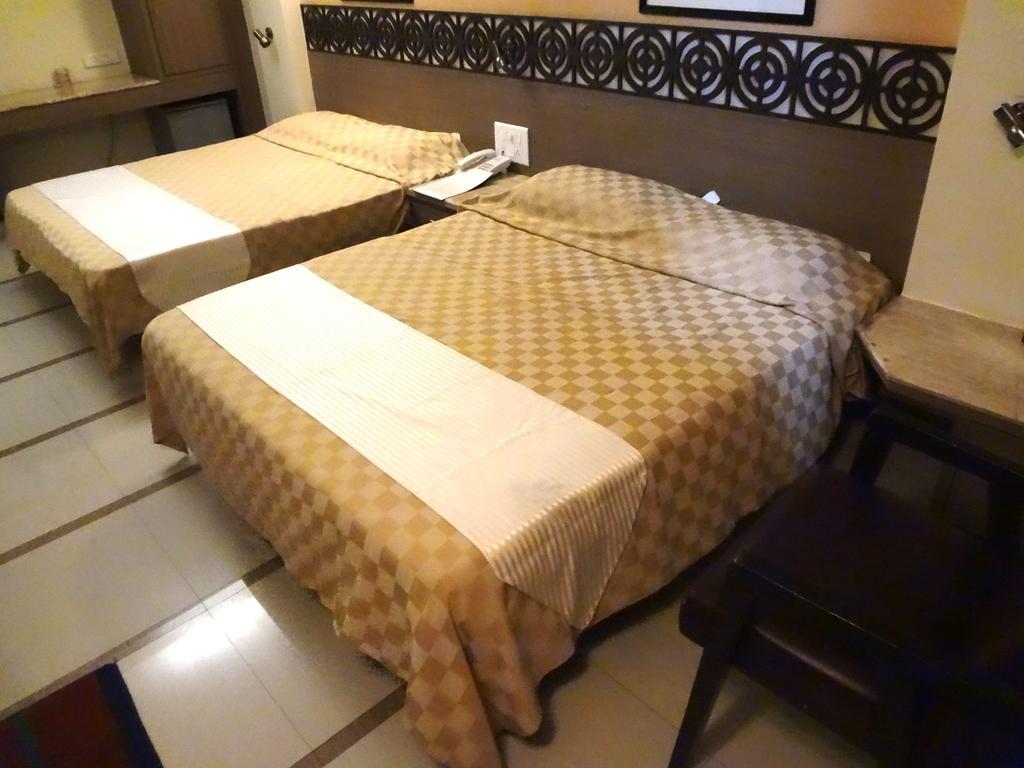 Hotel Samrat Mumbai Bagian luar foto